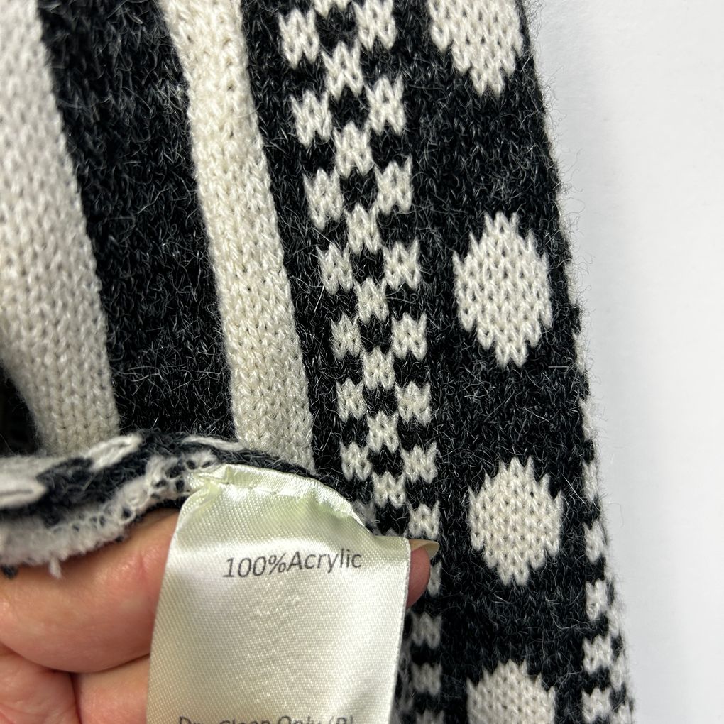 Olive et Julie Black White Aztec Knit Cardigan - One Size