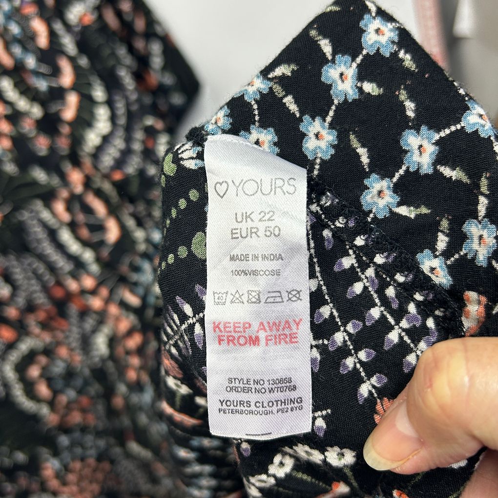 Yours Black Floral Print Top - Size 22