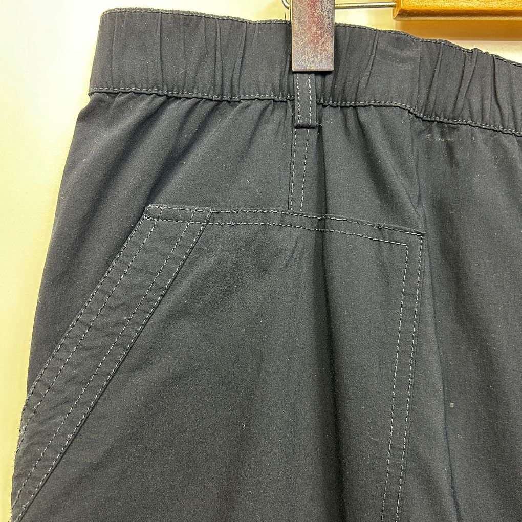 Virtuelle Black Cropped Cargo Pants - Size 24