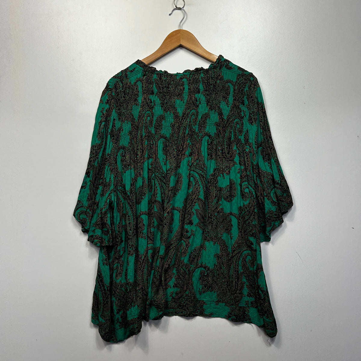 Taking Shape Green Paisley Top - Size 18/20