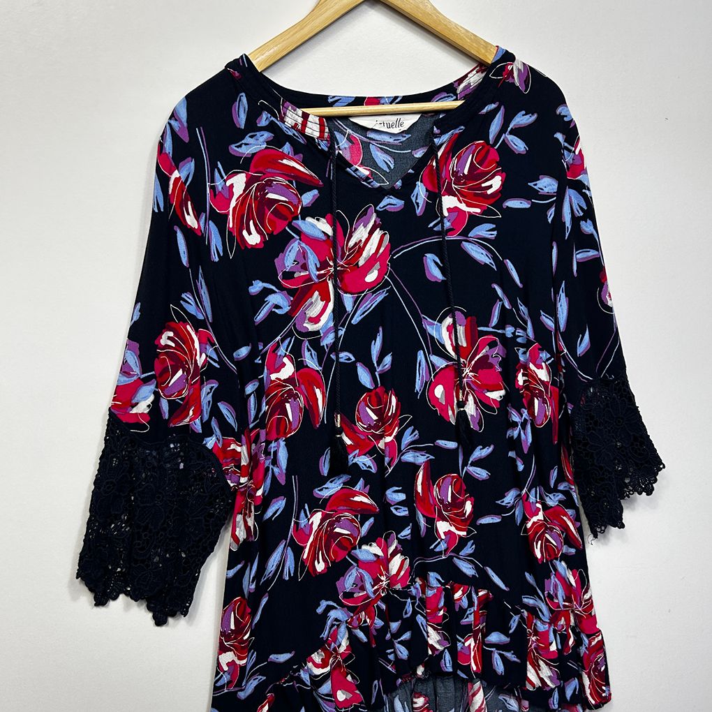 Virtuelle Navy Floral Lace Trim Plus Size Tunic Top - Size 16