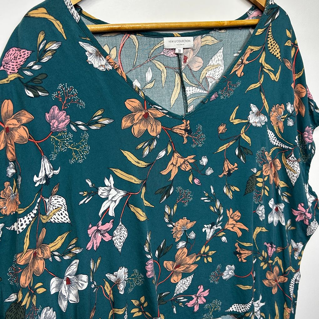 New U Collection Teal Plus Size Floral Top - Size 18