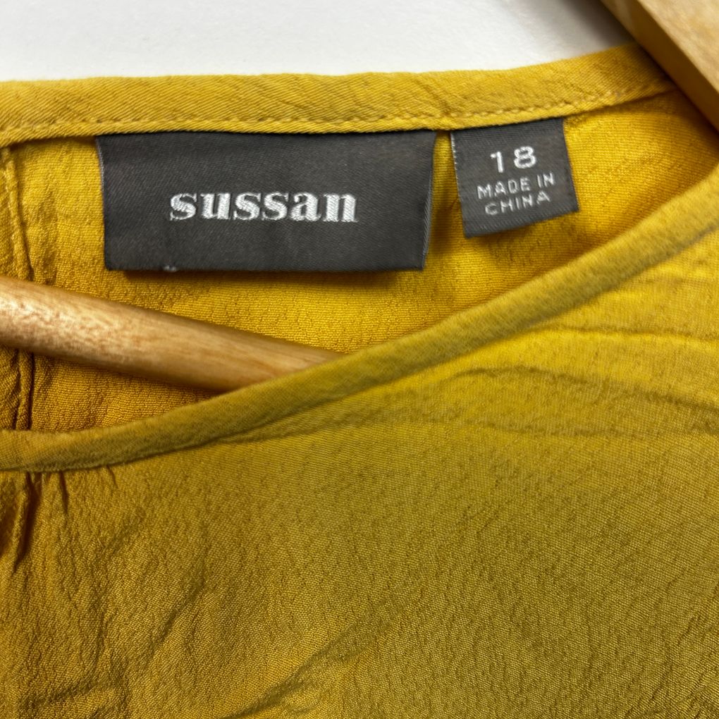 Sussan Mustard Short Sleeve Top - Size 18