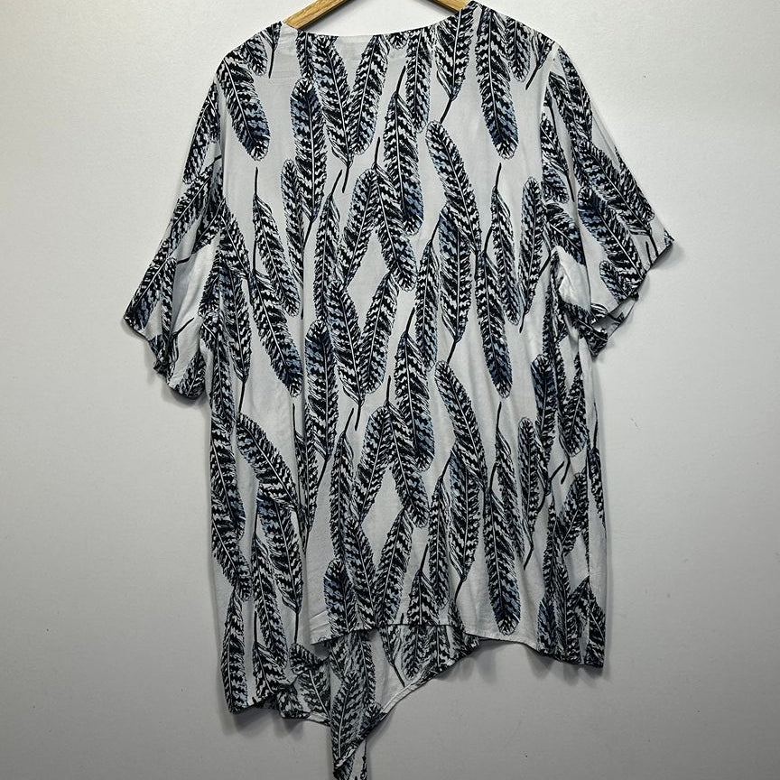 Beme White Black Leaf Plus Size Top - Size 20