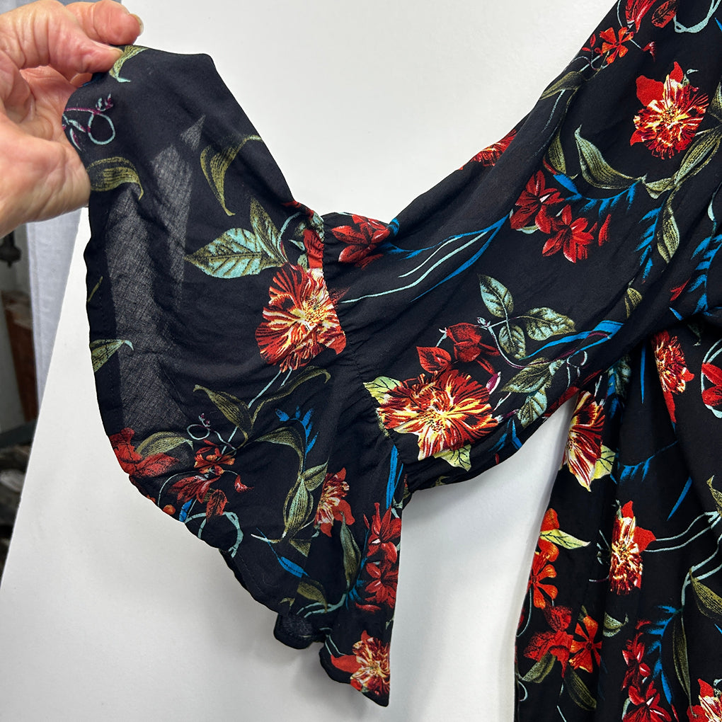 Missy Q Black Floral Top - Size 18