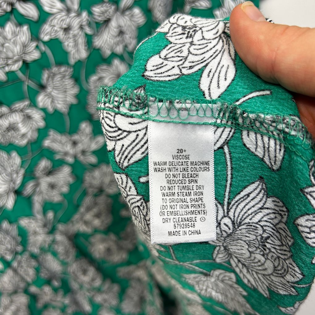 Belle Curve Green Floral Plus Size Top - Size 20