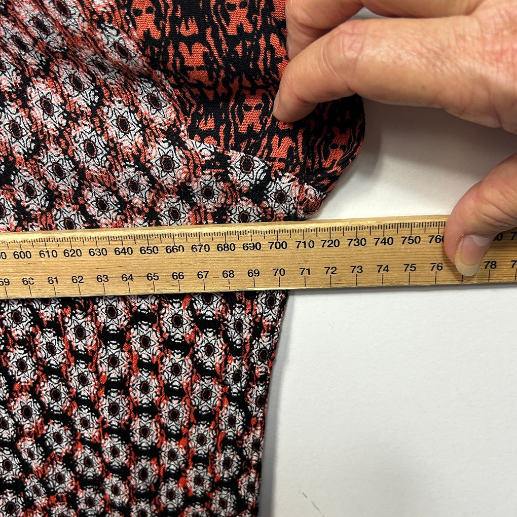 Beme Red Print Top - Size 22/24