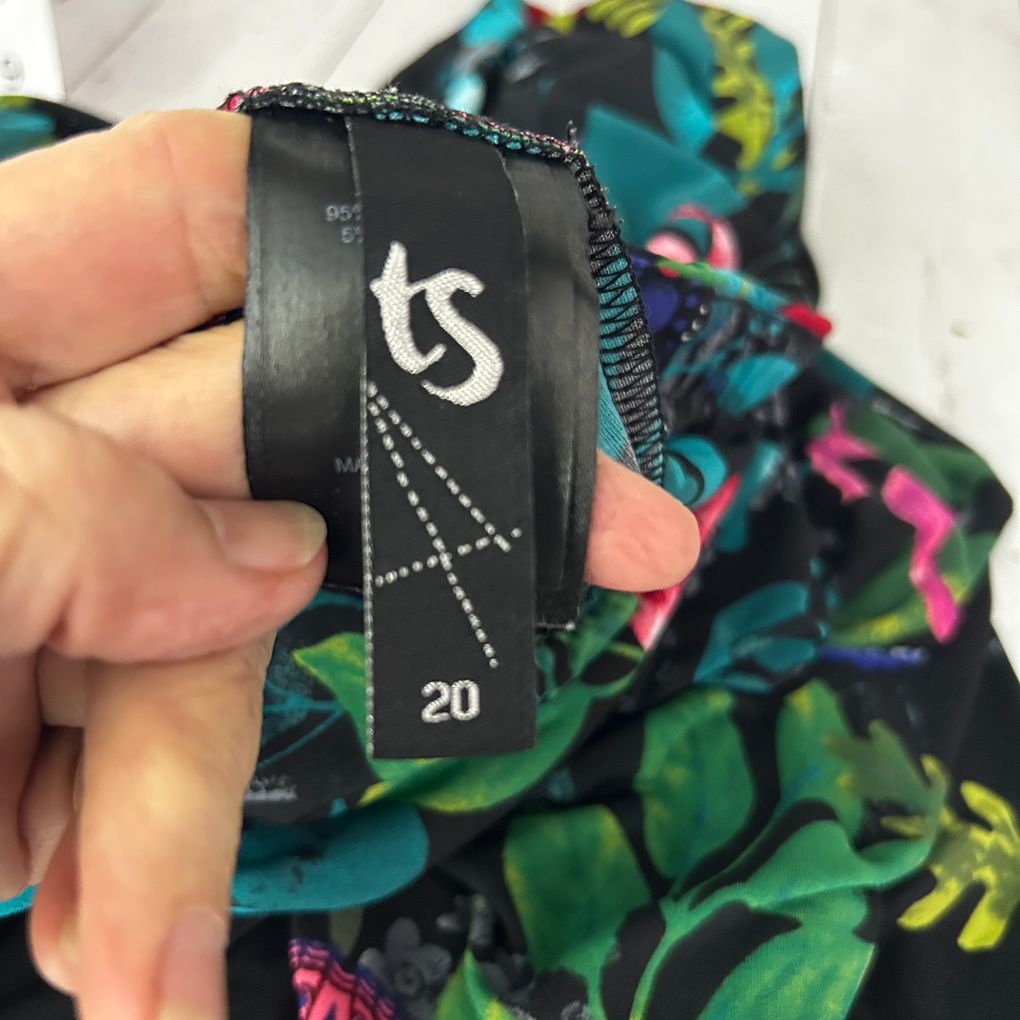 Taking Shape Black Floral Pants - Size 20