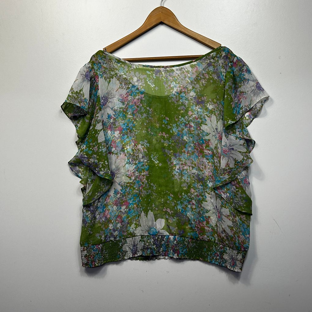 Katies Green Floral Sheet Top - Size 14/16