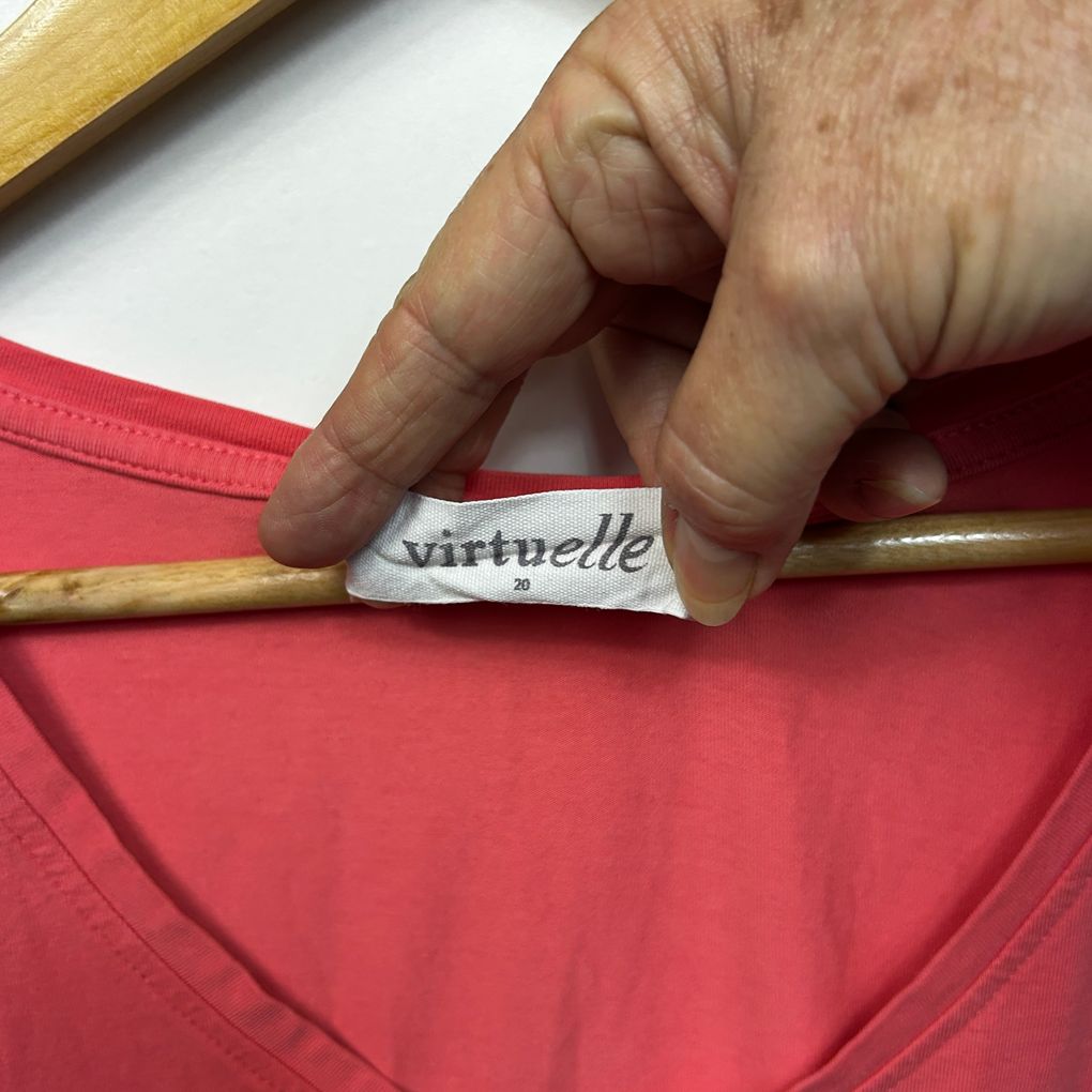 Virtuelle Red Cotton Top - Size 20 (fault)