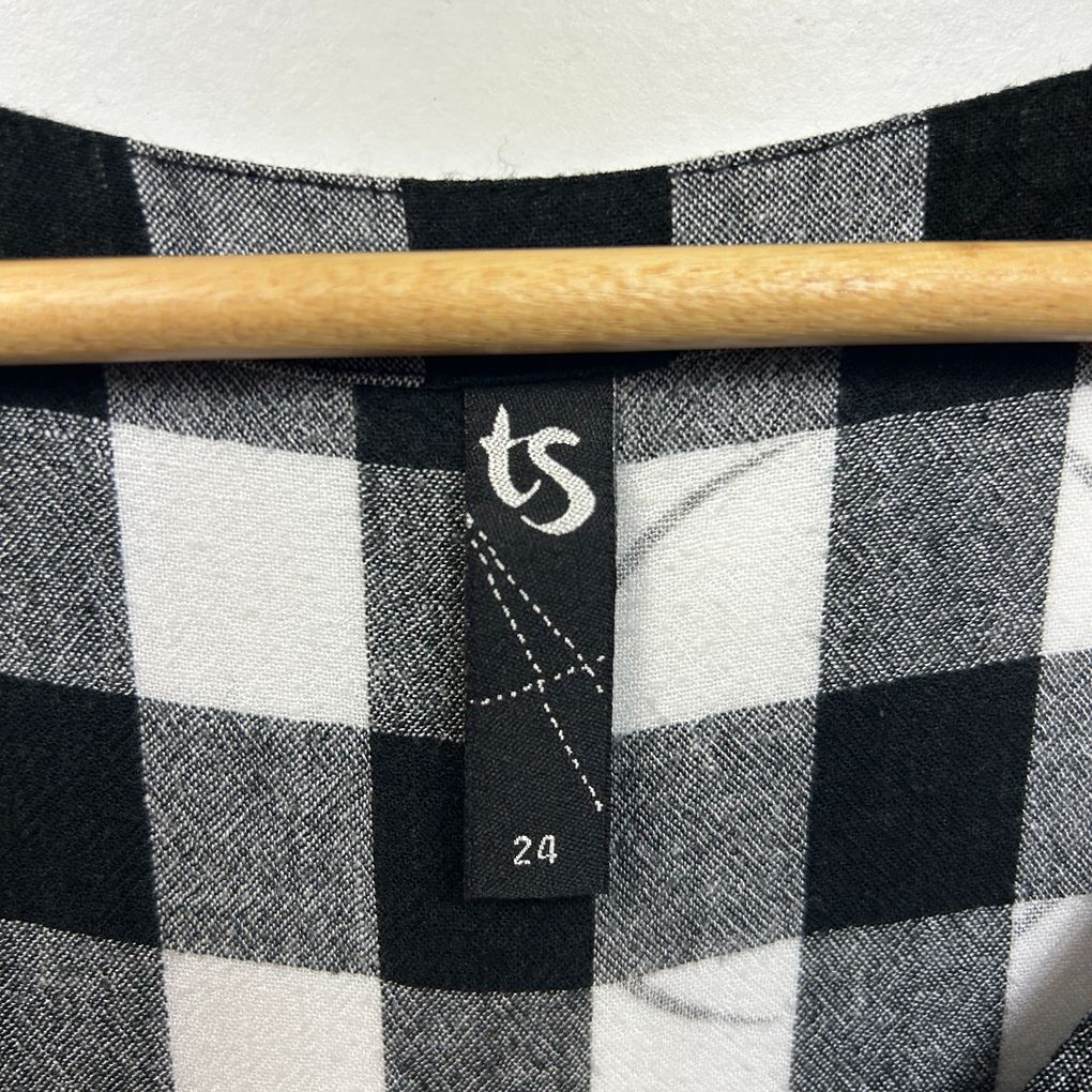 Taking Shape Black Plus Size Linen Gingham Top - Size 24