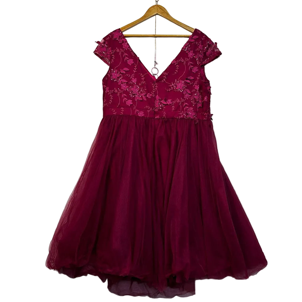 Formal Burgundy Lace Dress - Size 22