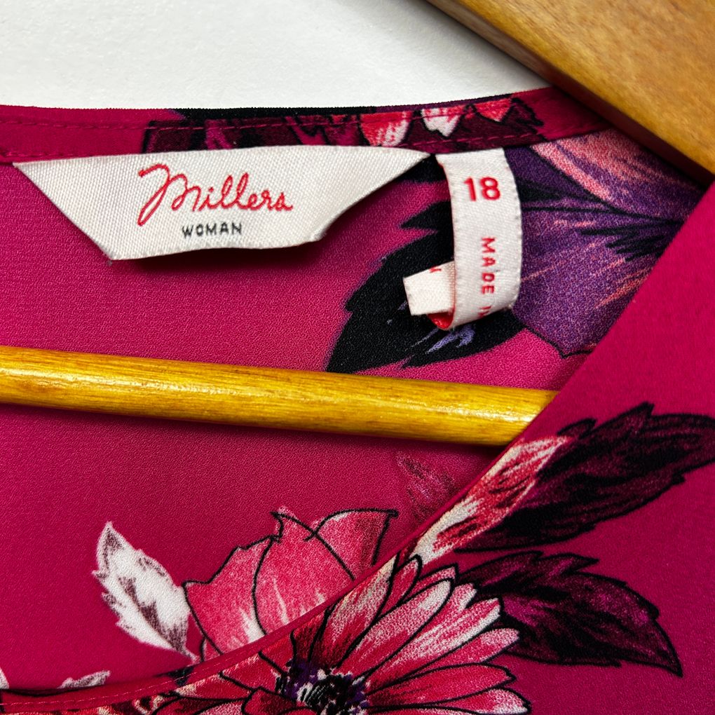 Millers Red Floral 3/4 Sleeve  Top - Size 18
