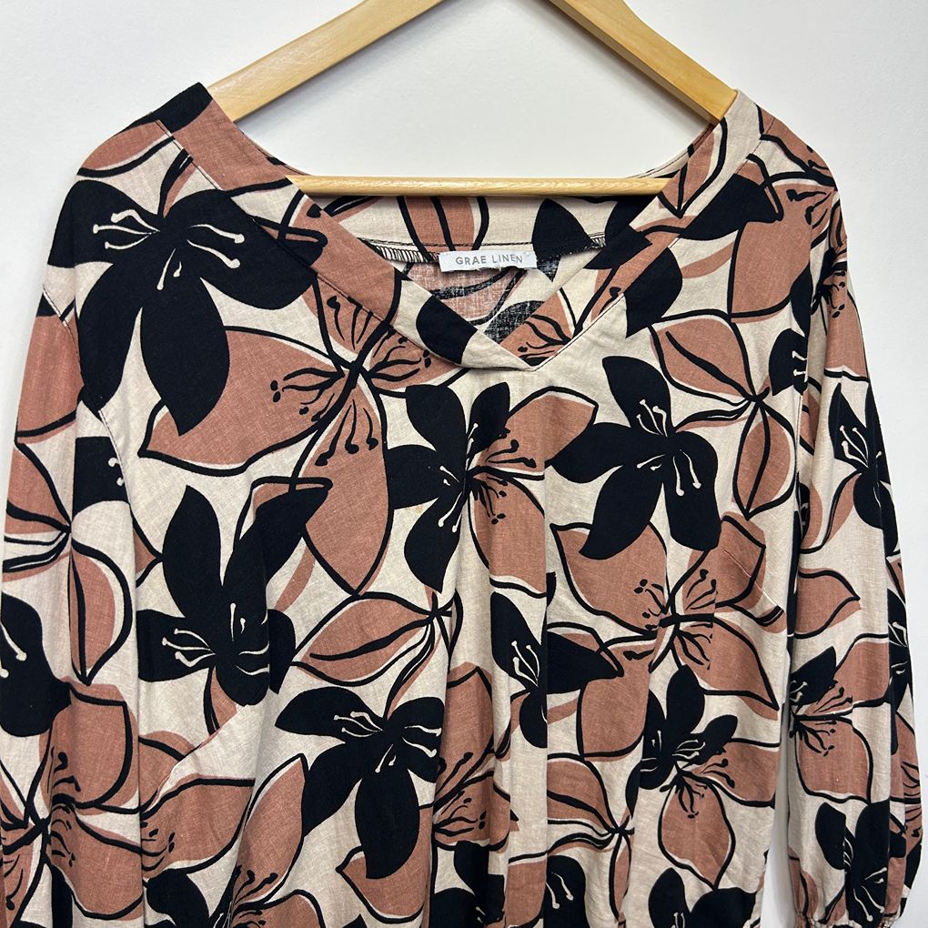 Suzanne Grae Beige Black Floral Linen Top - Size 18