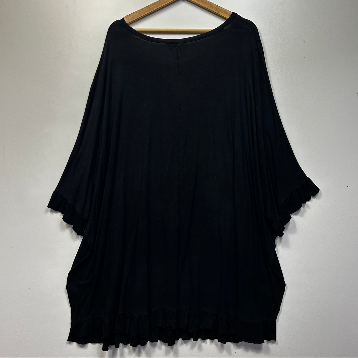 Yours Black Plus Size Ruffle Hem Top - Size 30-32