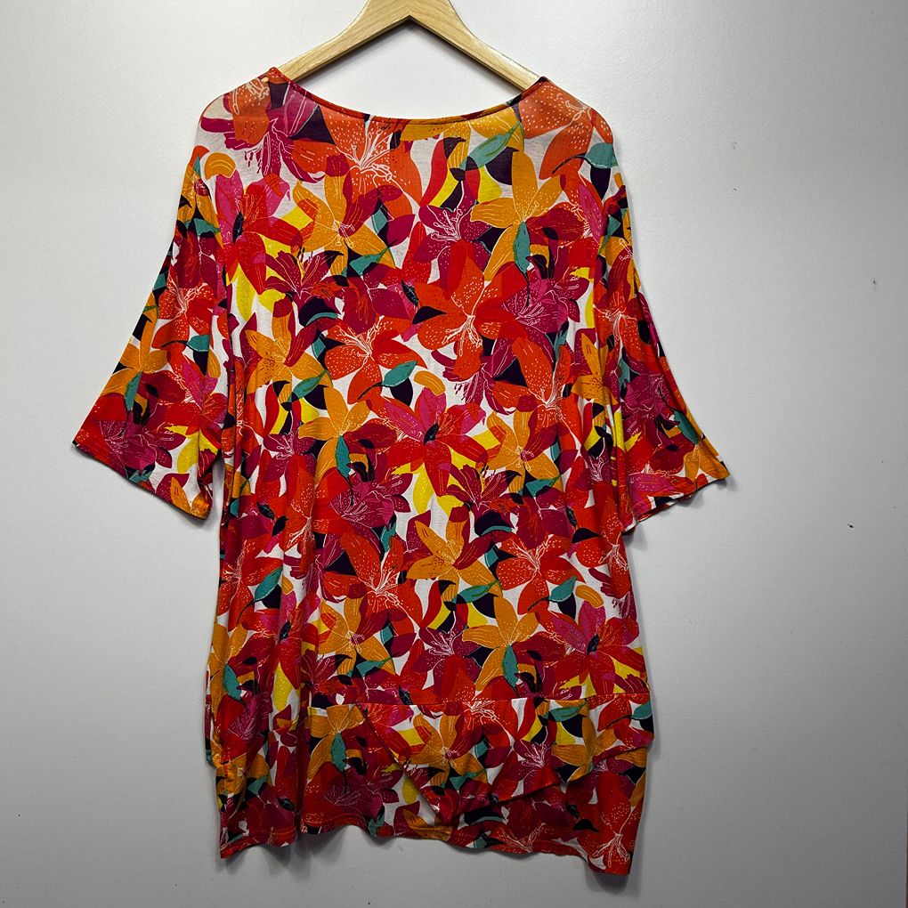 Blue Illusion Orange Floral Top - Size 3L