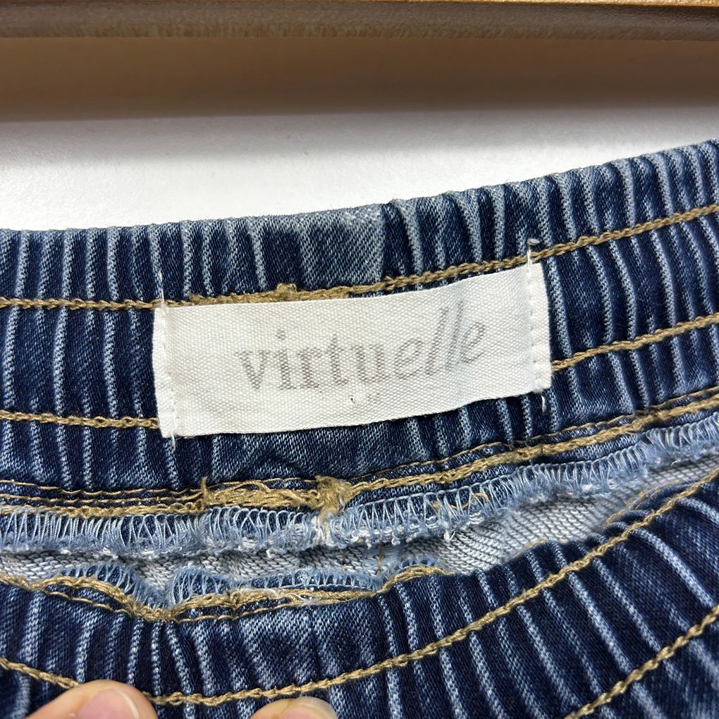 Virtuelle Blue Denim Shorts - Size 16