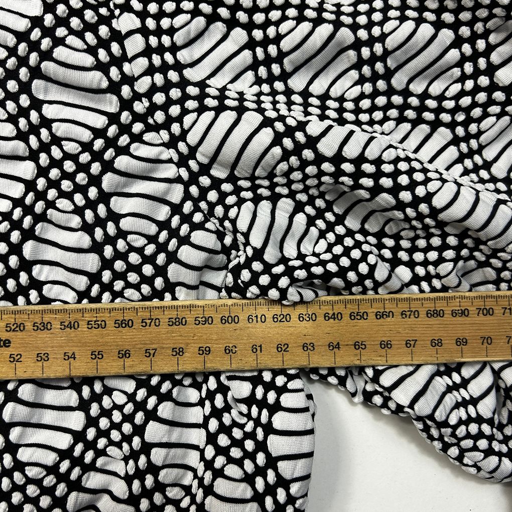 Nouvelle Black & White Zip Jacket - Size 20/22