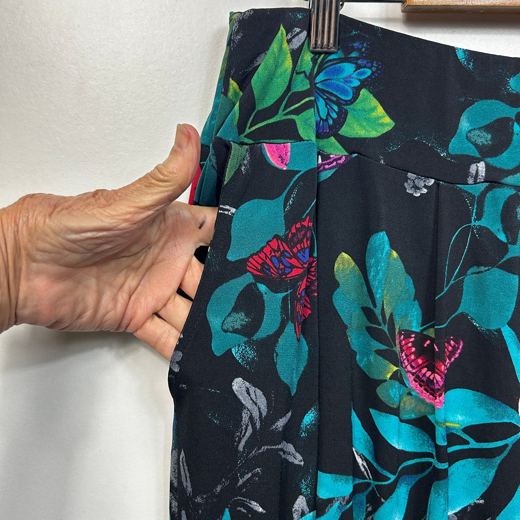 Taking Shape Black Floral Pants - Size 20
