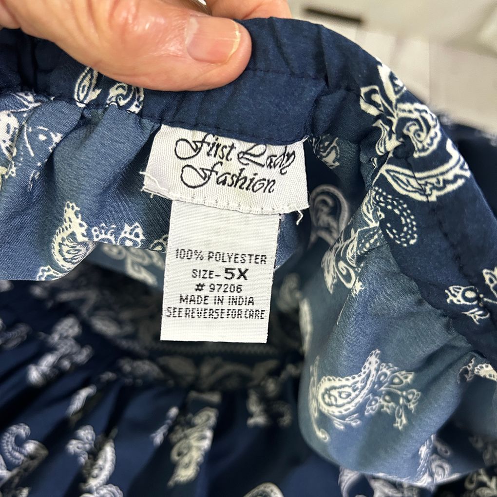 First Lady Fashion Navy Paisley Skirt - Size 26/28