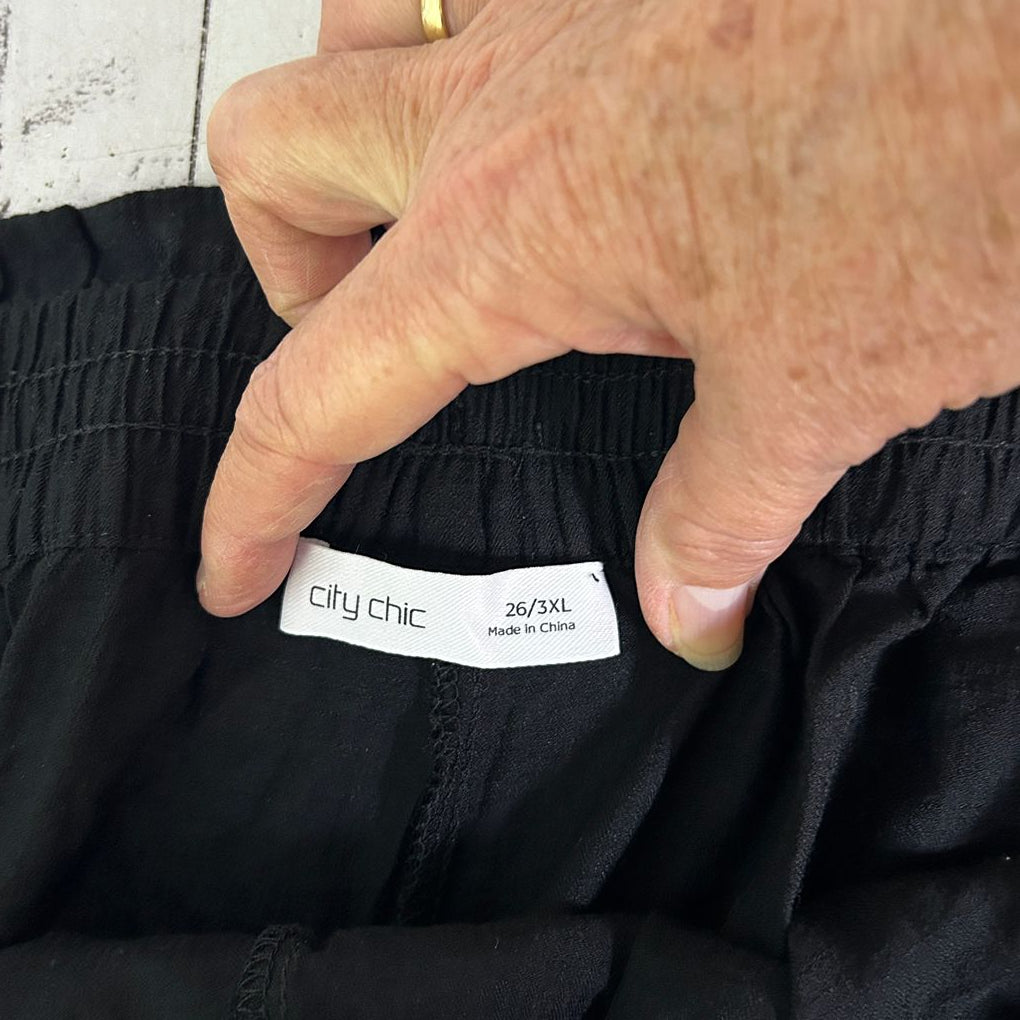 City Chic Black Shorts - Size 26