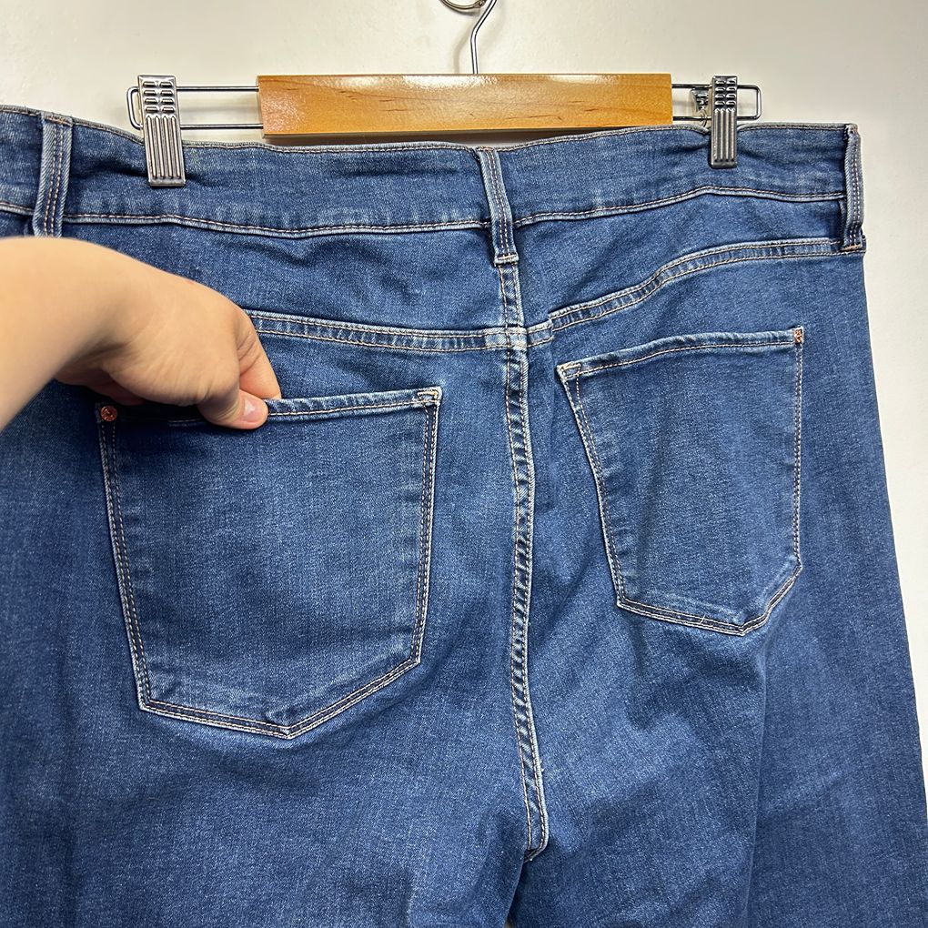 Just Jeans Blue Reformed Sky High Cropped Jeans - Size 18