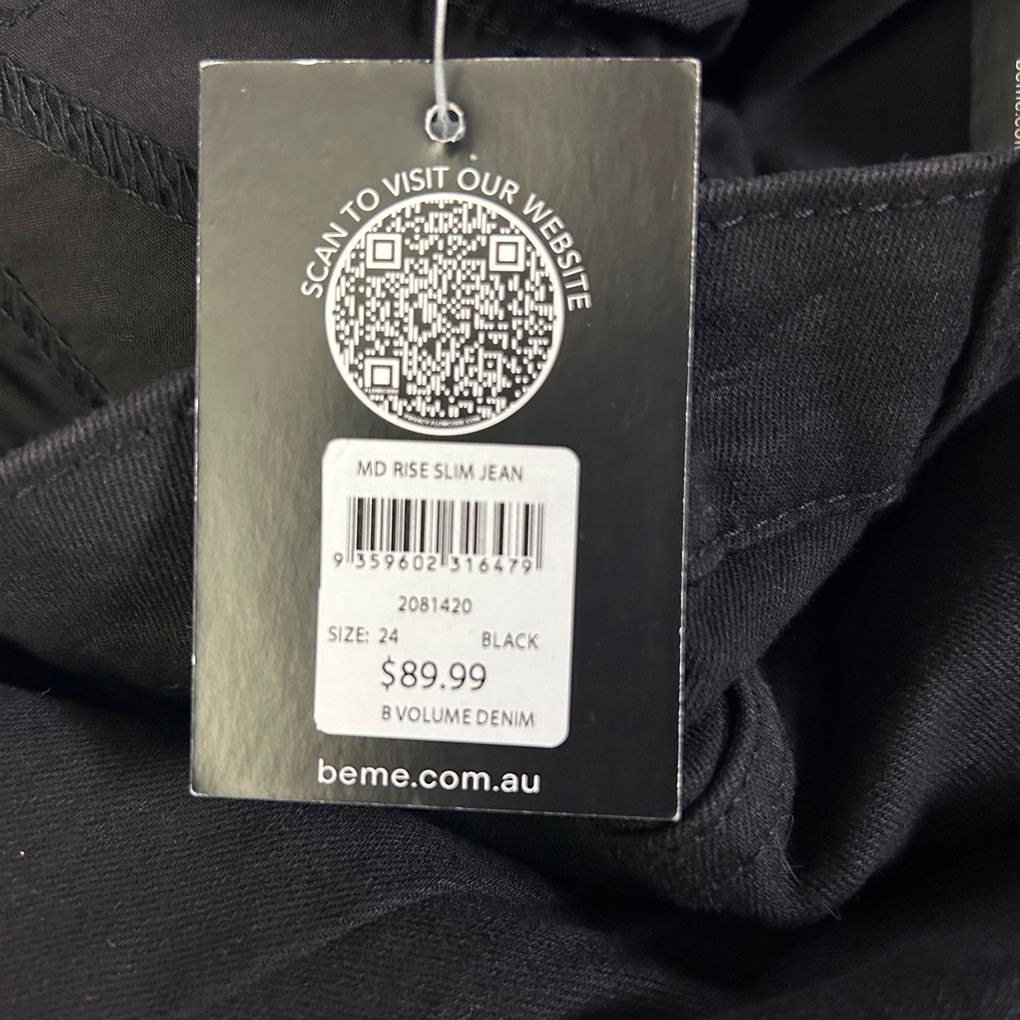 Beme Black Plus Size  Straight Short Length Jeans - Size 24