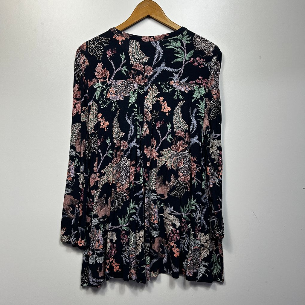 Jump Navy Floral Top - Size 16