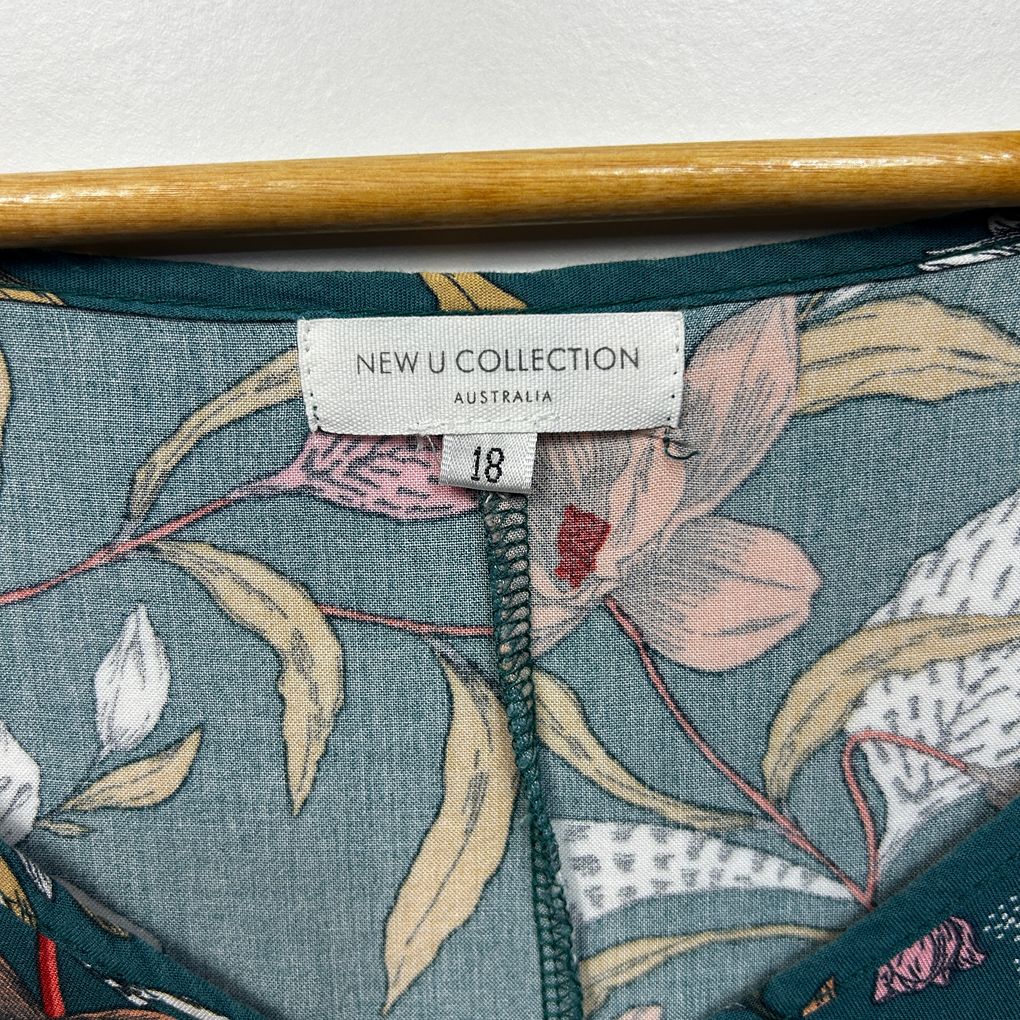 New U Collection Teal Plus Size Floral Top - Size 18
