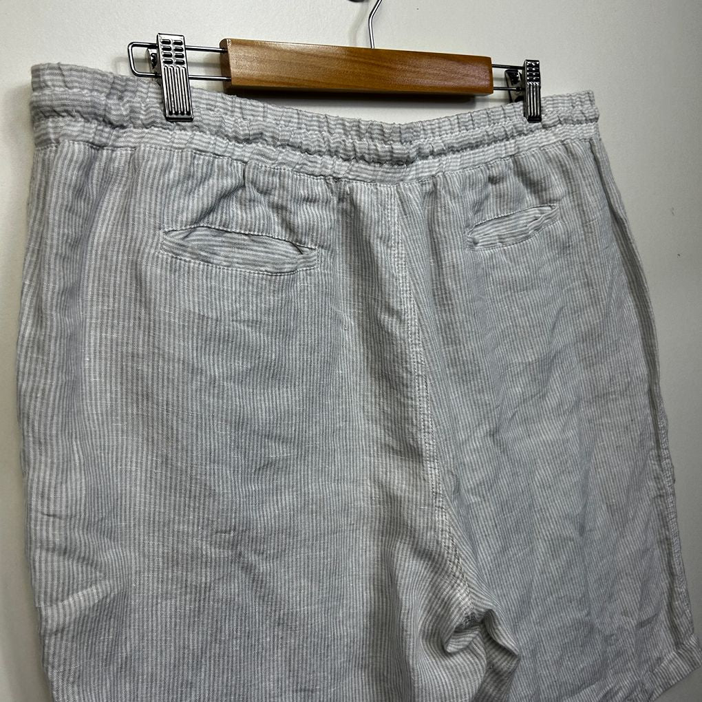 W.Lane Grey Striped Linen Shorts - Size 18