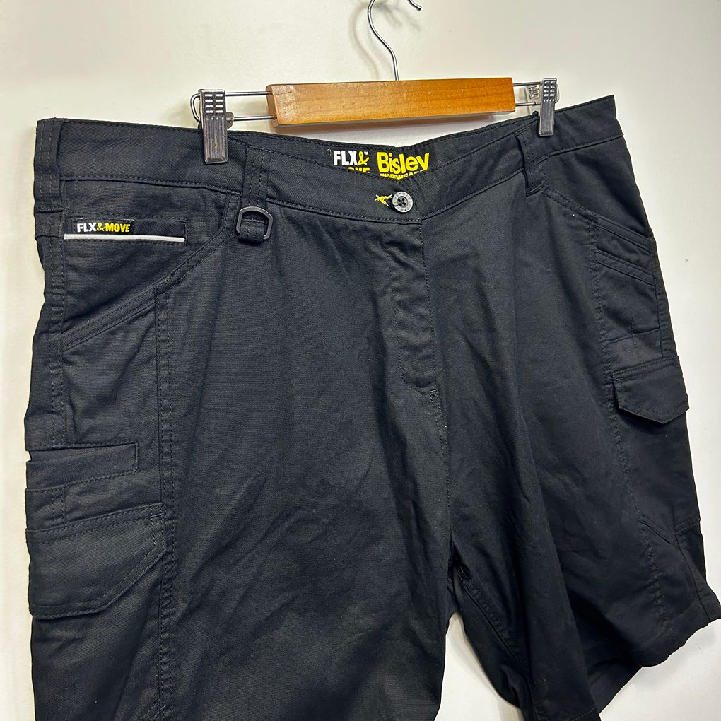 Bisley Black Plus Size Cotton Cargo Stretch Workwear Shorts - Size 24