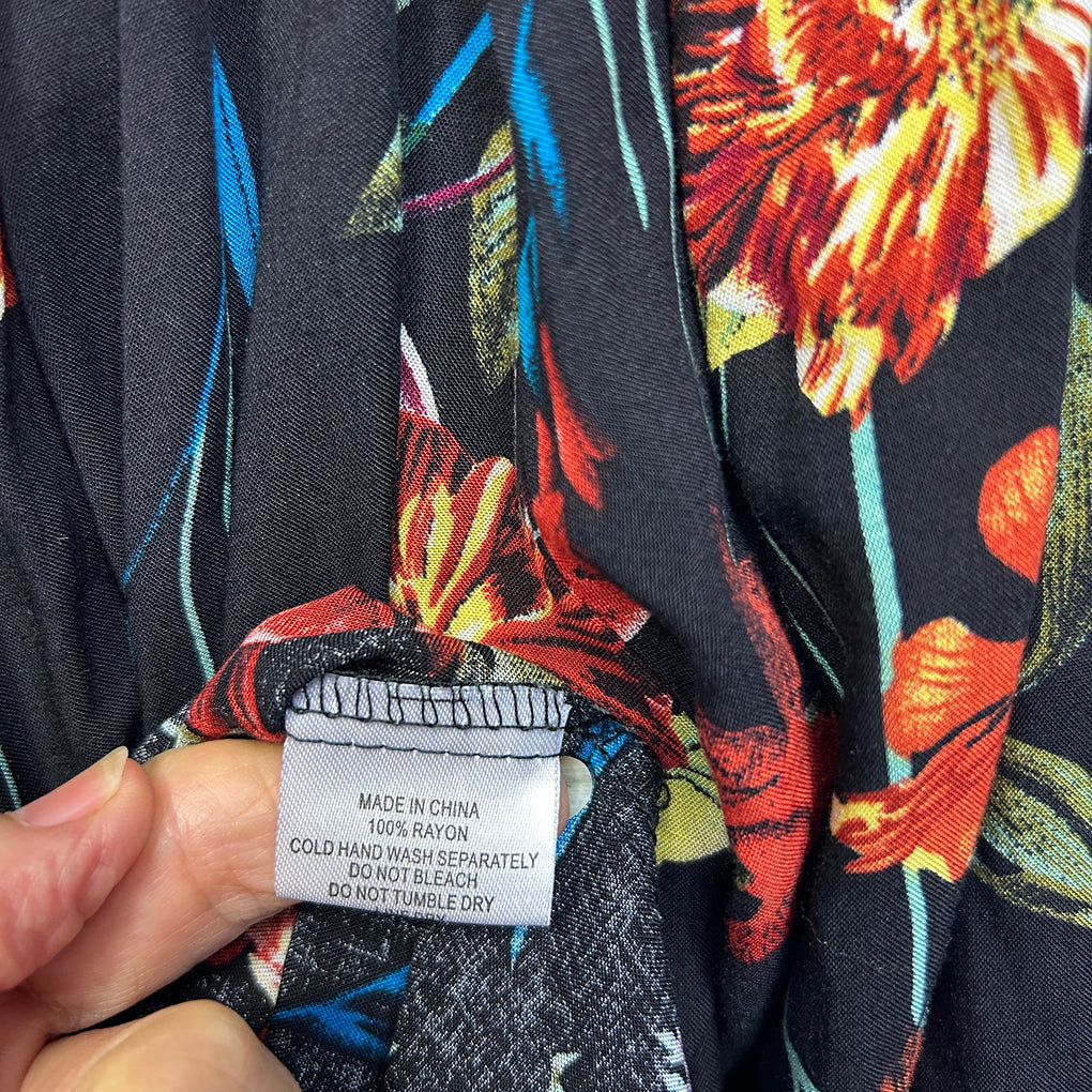 Missy Q Black Floral Top - Size 18