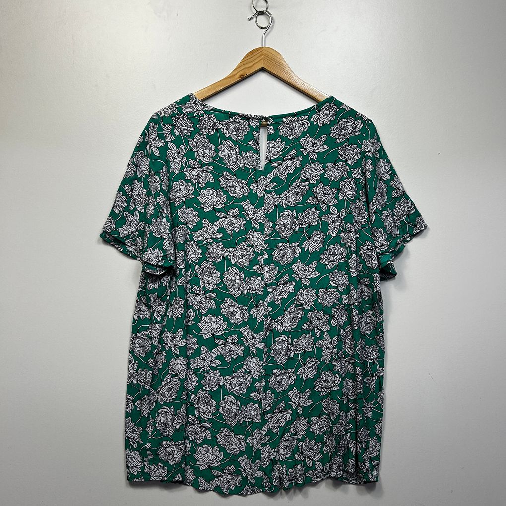 Belle Curve Green Floral Plus Size Top - Size 20