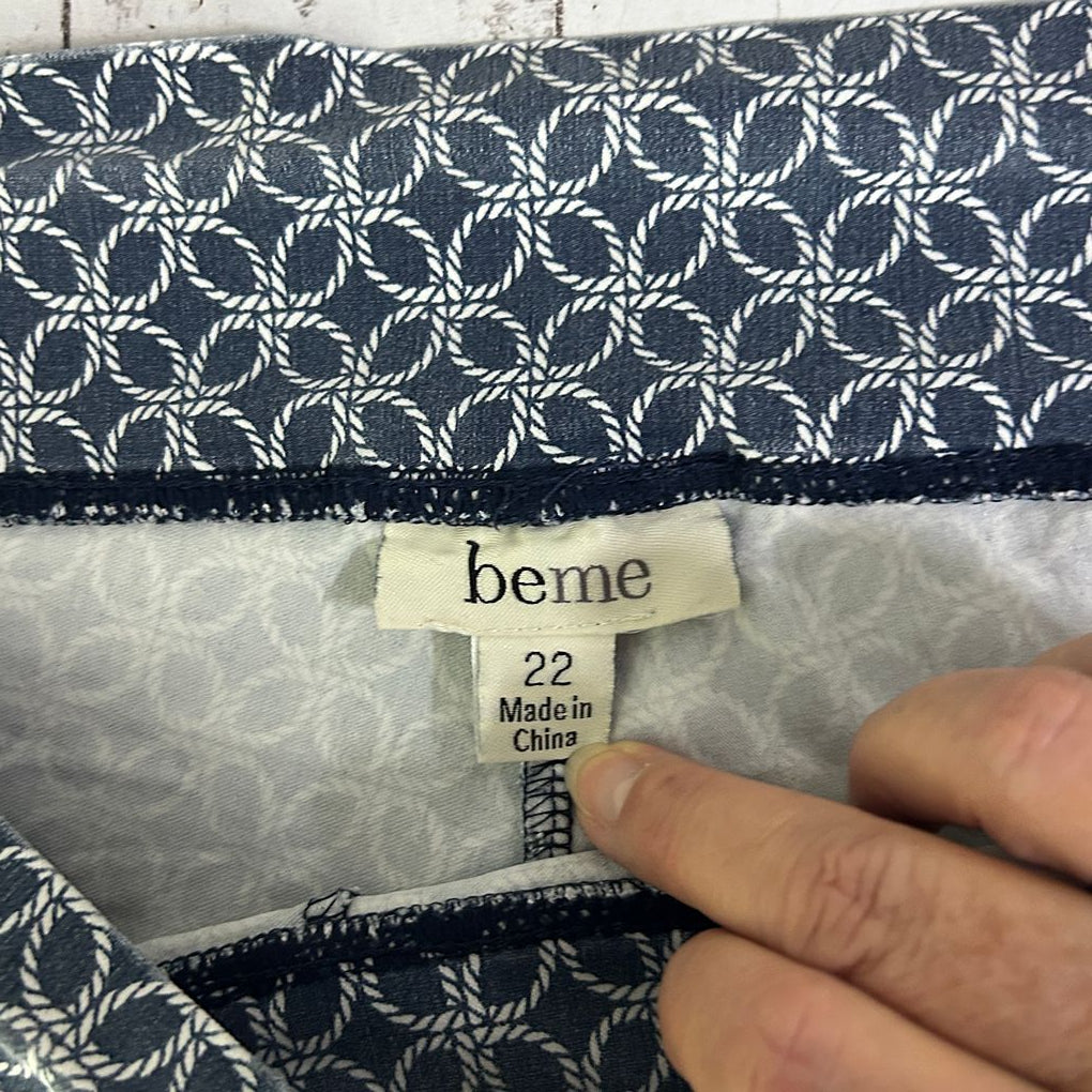 Beme Navy Plus Size Cropped Pants - Size 22