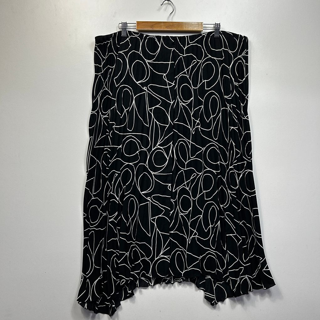 City Chic Black Plus Size Skirt - Size XL/22