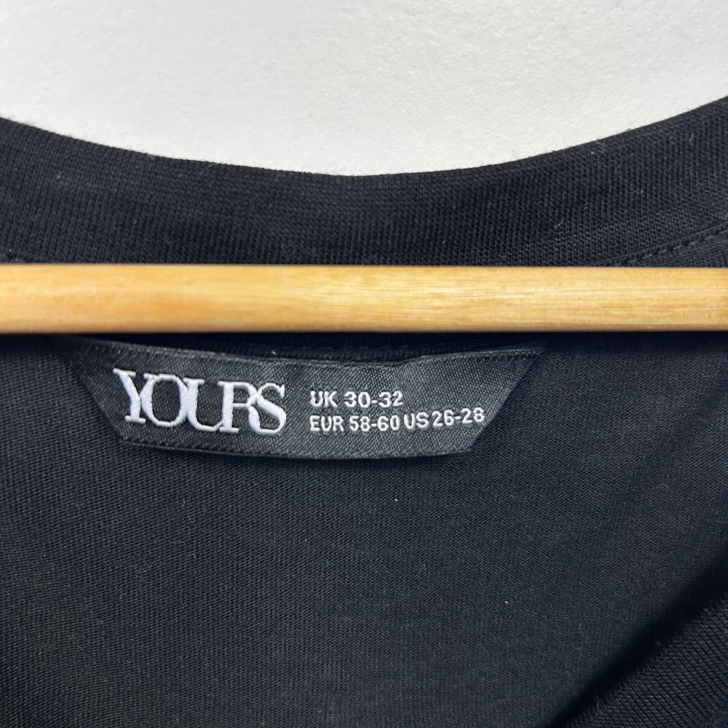 Yours Black Plus Size Cotton Graphic T-Shirt - Size UK 30-32