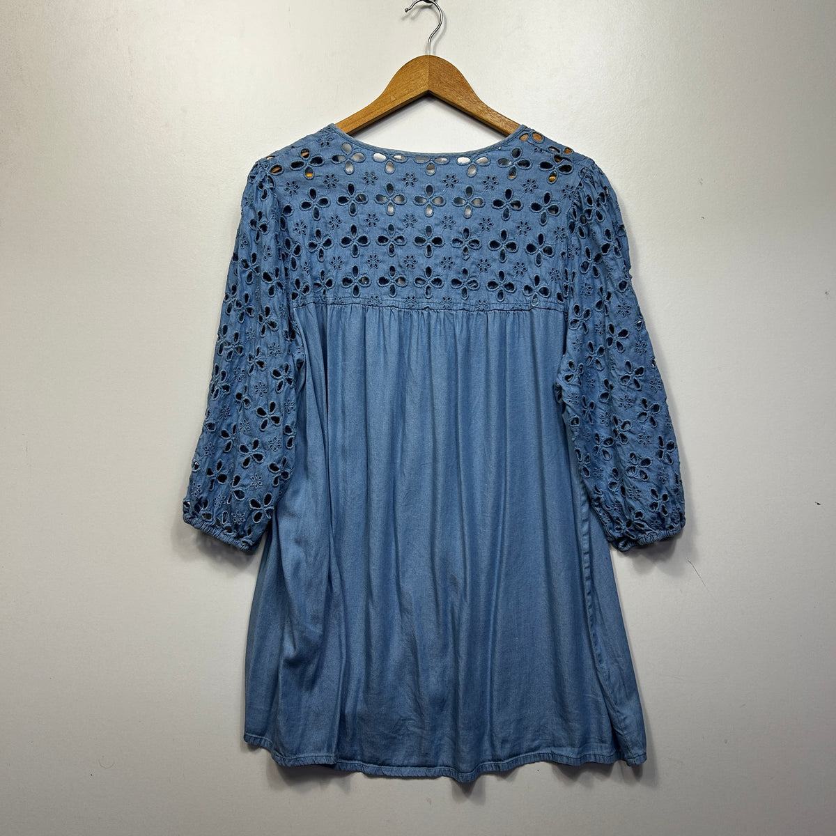 Virtuelle Blue Embroidered Plus Size Top - Size 18