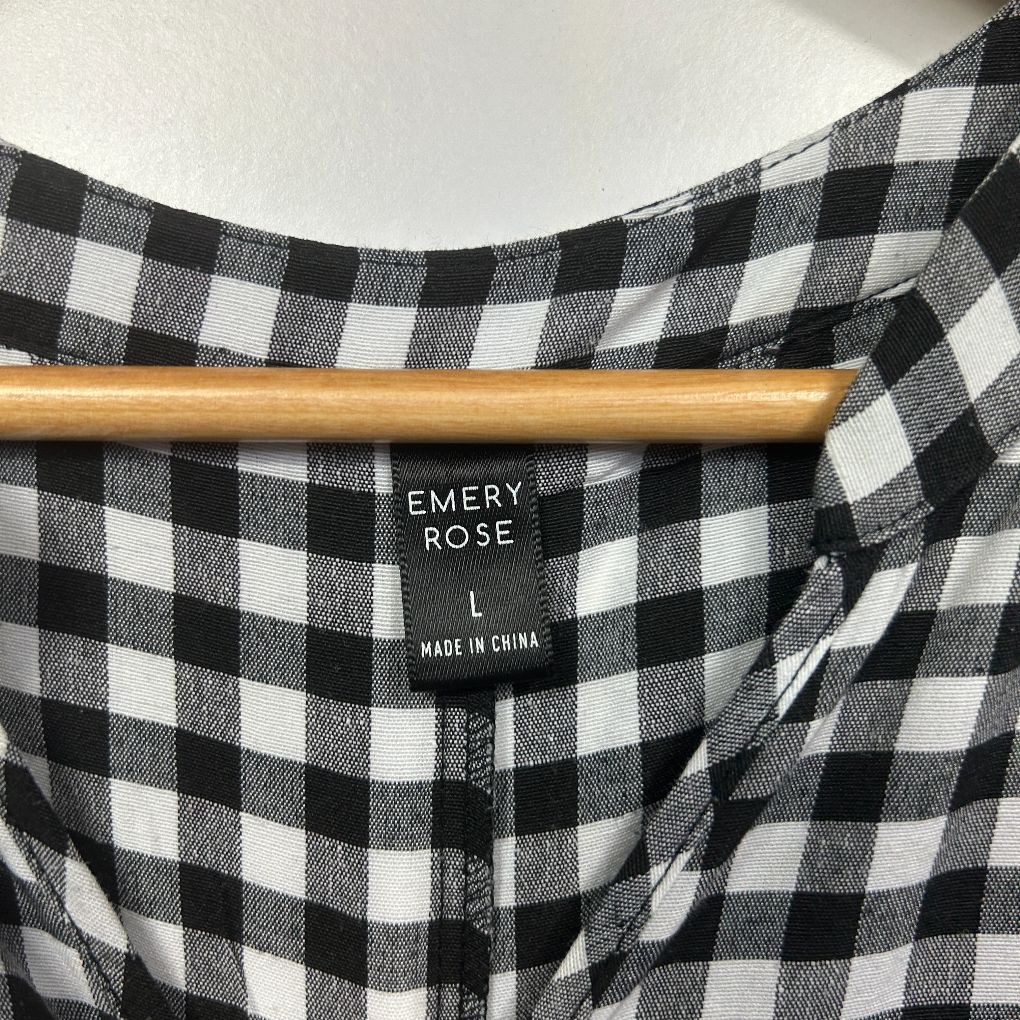Black and white gingham check shirt label view