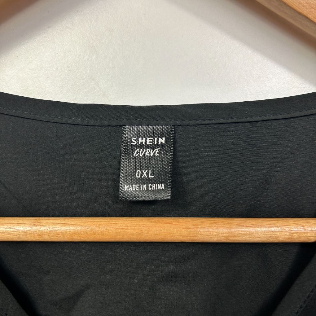 Black top label detail view