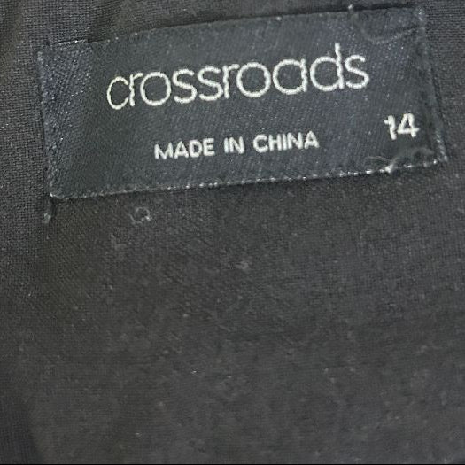 Black pants label detail view