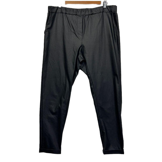 Black leggings front view