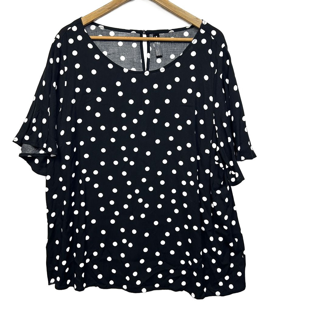 Edited Black Top - Size 22