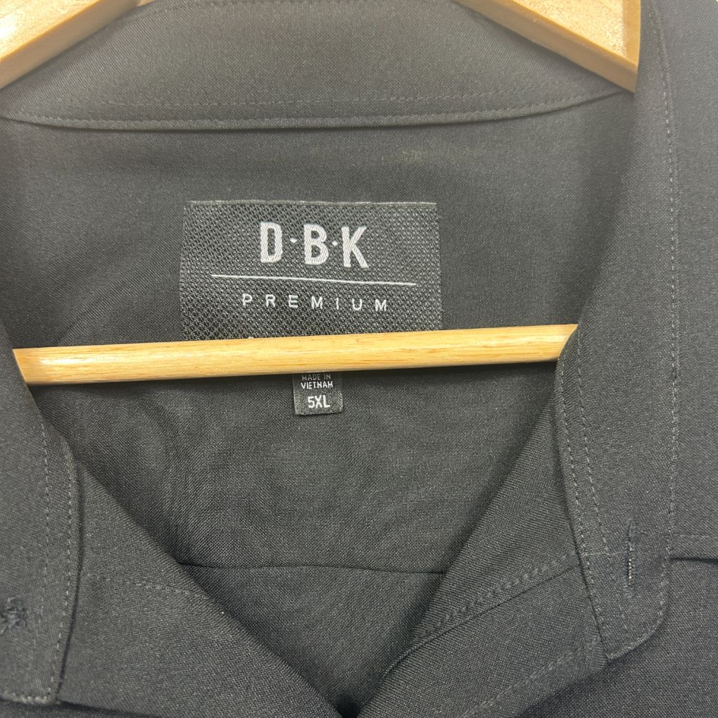 Black jacket label detail view