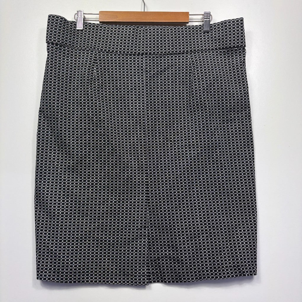 Black and white textured skirt front view