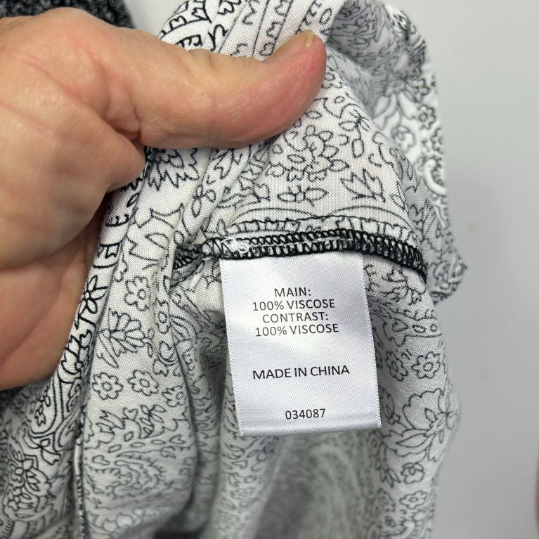 White floral print viscose top label detail view