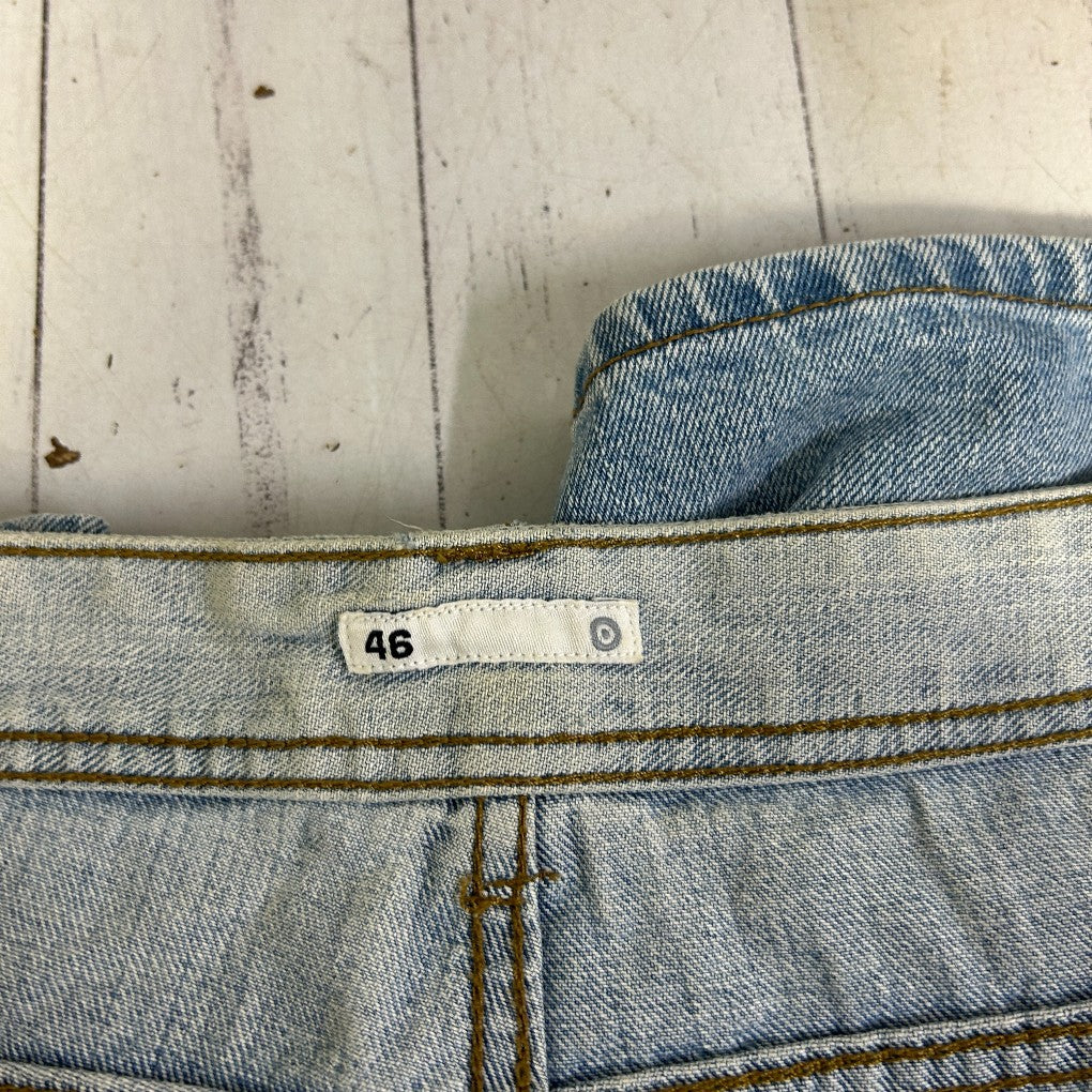 Light blue jeans label detail view