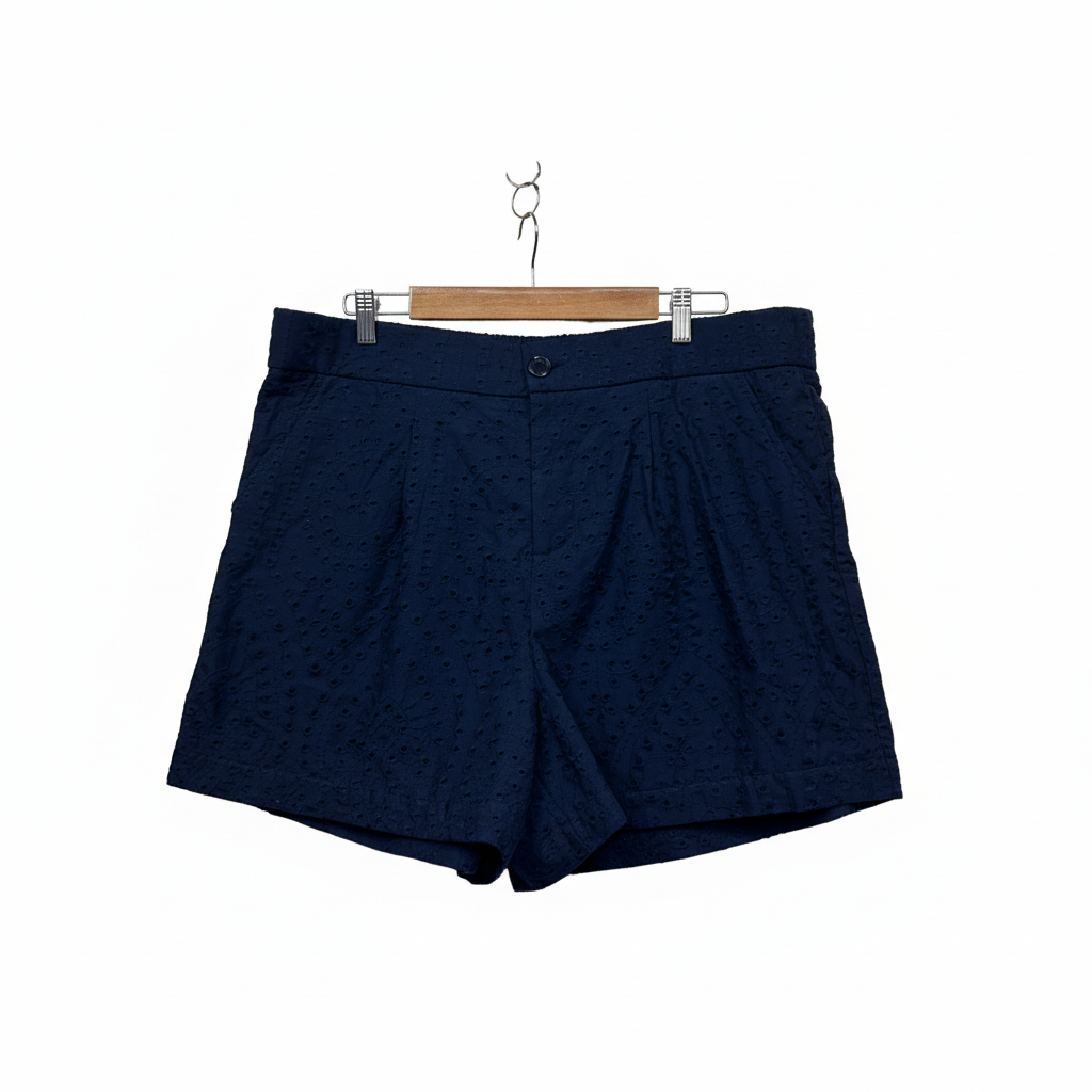Belle & Isle Navy Embroidered Shorts Size 18