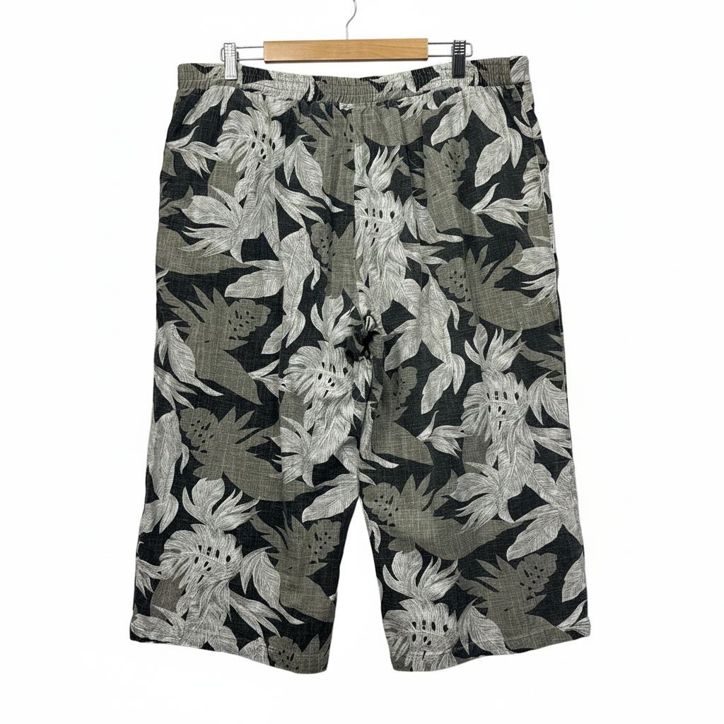 Millers multicoloured leaf print shorts size 18 waist measurement