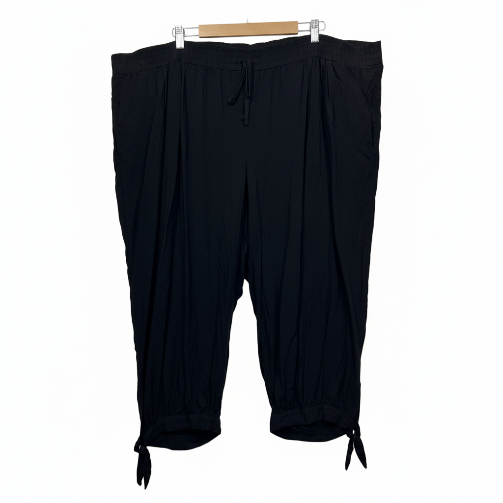 beme black capri pants - front view