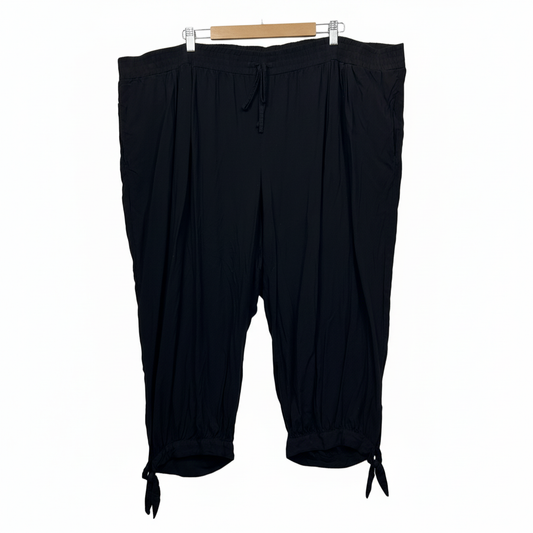 beme black capri pants - front view
